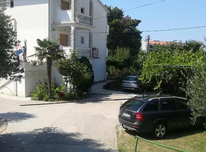 Alemka Apartment *
